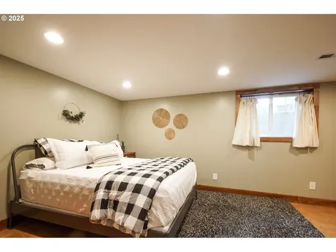 631 SW Evans Street Portland OR 97219
