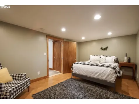 631 SW Evans Street Portland OR 97219