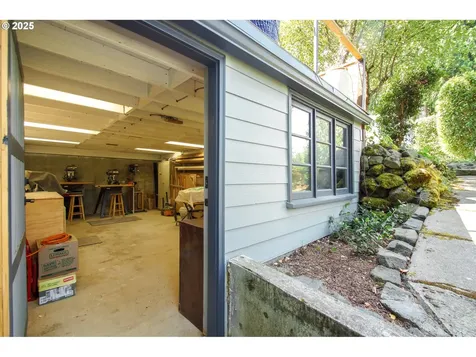 631 SW Evans Street Portland OR 97219