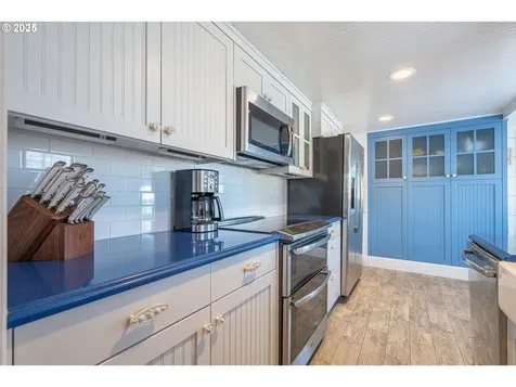 695 N Pacific Street Rockaway Beach OR 97136