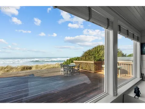 695 N Pacific Street Rockaway Beach OR 97136