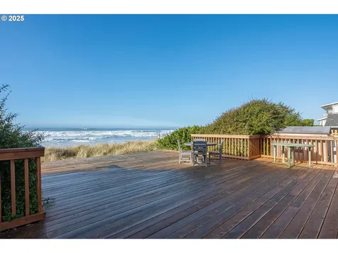 695 N Pacific Street Rockaway Beach OR 97136