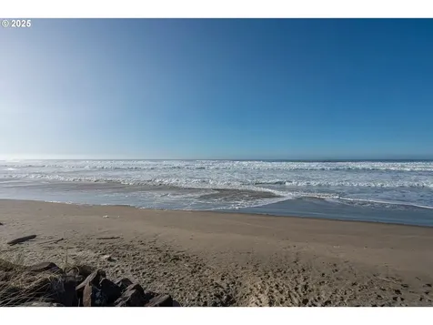 695 N Pacific Street Rockaway Beach OR 97136