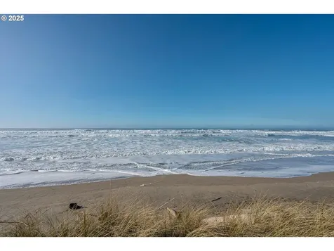 695 N Pacific Street Rockaway Beach OR 97136