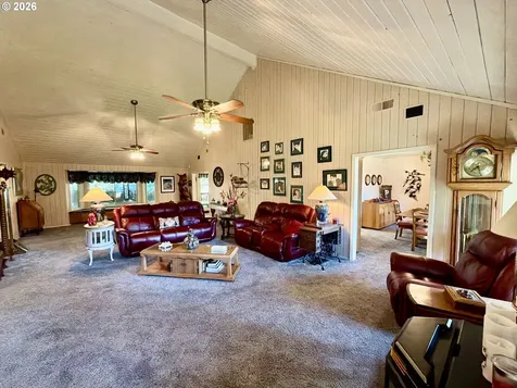 918 Midland Way Brookings OR 97415