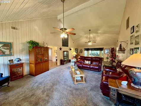 918 Midland Way Brookings OR 97415