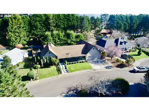 918 Midland Way Brookings OR 97415