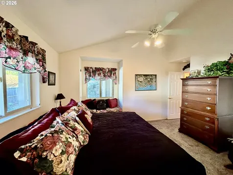 918 Midland Way Brookings OR 97415