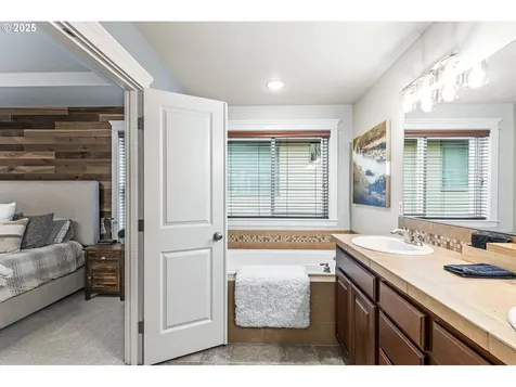 4915 NE 109th Street Vancouver WA 98686