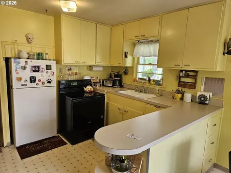 31782 Gowdyville Road Cottage Grove OR 97424