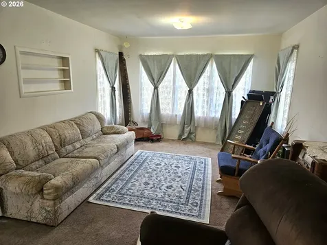 31782 Gowdyville Road Cottage Grove OR 97424