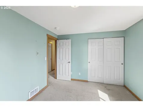 52447 SE 3rd Street Scappoose OR 97056