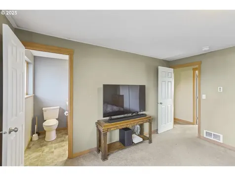 52447 SE 3rd Street Scappoose OR 97056