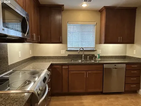 724 W Rainbow Street Roseburg OR 97471