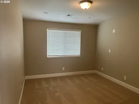 724 W Rainbow Street Roseburg OR 97471