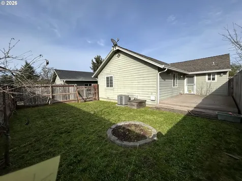 724 W Rainbow Street Roseburg OR 97471