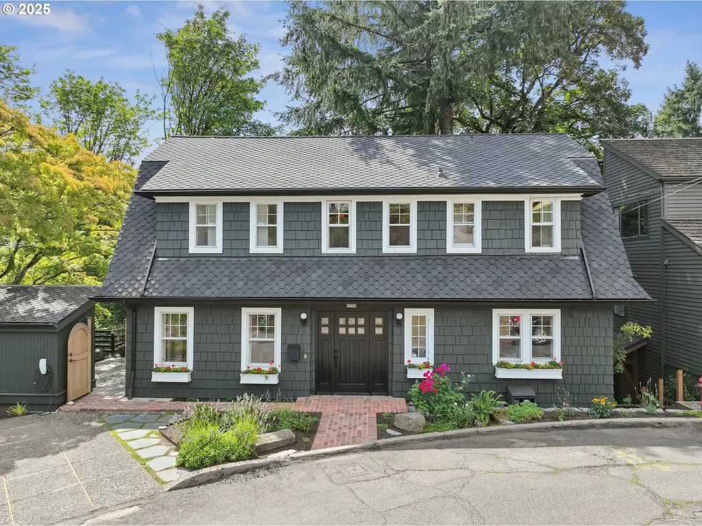 2950 SW Bennington Drive Portland OR 97205