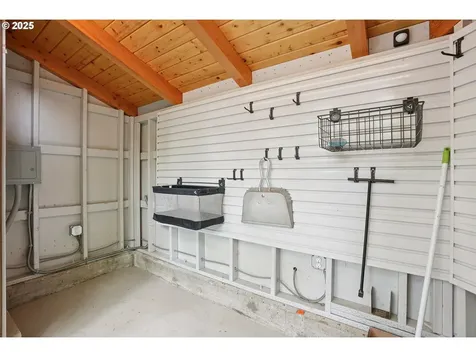 2950 SW Bennington Drive Portland OR 97205