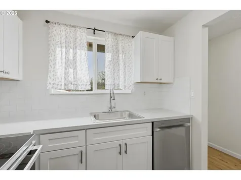 1267 NE 183rd Avenue Portland OR 97230