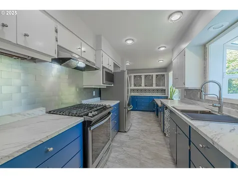 2150 N 11th Street Coos Bay OR 97420