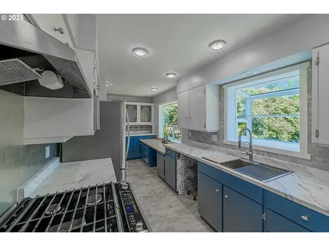2150 N 11th Street Coos Bay OR 97420