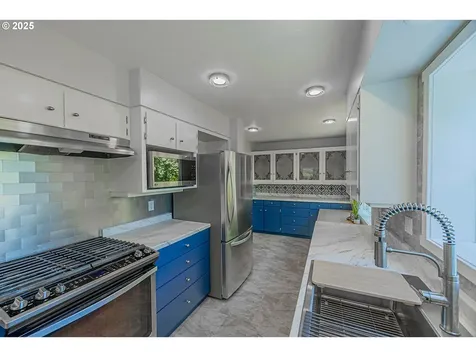 2150 N 11th Street Coos Bay OR 97420