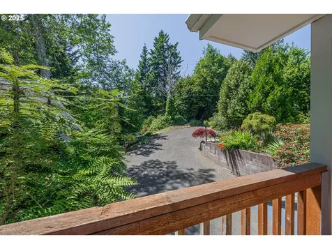 2150 N 11th Street Coos Bay OR 97420