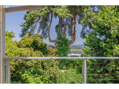 2150 N 11th Street Coos Bay OR 97420