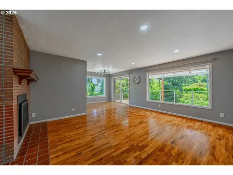 2150 N 11th Street Coos Bay OR 97420