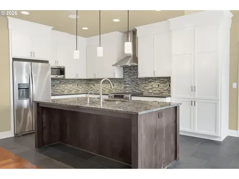 1930 Sterling Park Place Eugene OR 97408