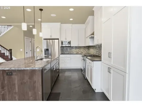 1930 Sterling Park Place Eugene OR 97408