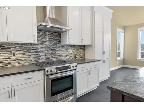 1930 Sterling Park Place Eugene OR 97408
