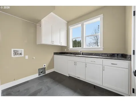 1930 Sterling Park Place Eugene OR 97408