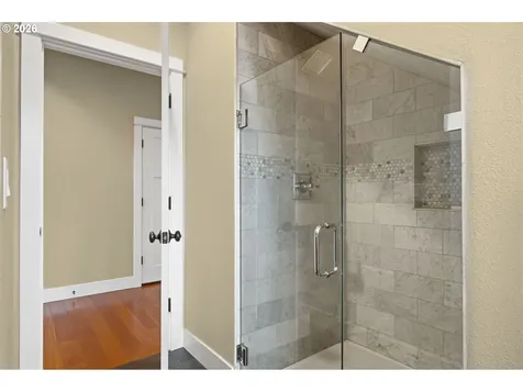 1930 Sterling Park Place Eugene OR 97408