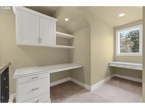 1930 Sterling Park Place Eugene OR 97408