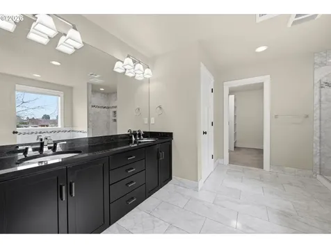 1930 Sterling Park Place Eugene OR 97408