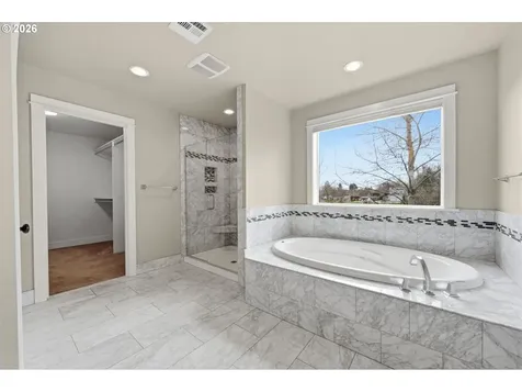1930 Sterling Park Place Eugene OR 97408