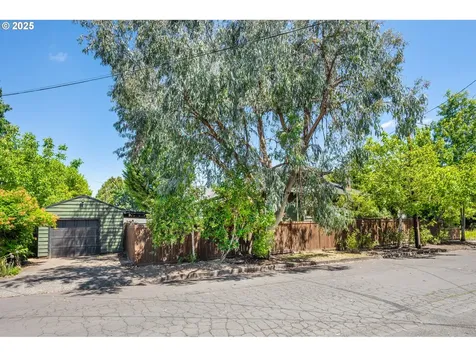 6707 N Curtis Avenue Portland OR 97217
