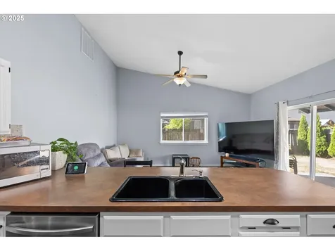 12313 NE 41st Street Vancouver WA 98682