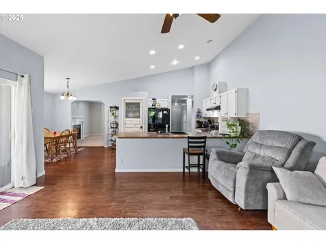 12313 NE 41st Street Vancouver WA 98682