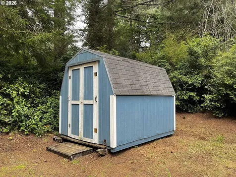 83189 Clear Lake Road Florence OR 97439