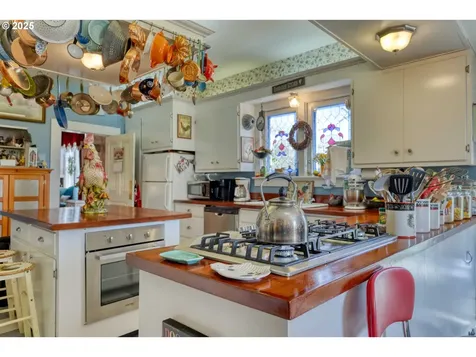 18 S Collier Street Coquille OR 97423