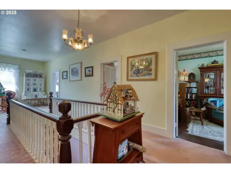 18 S Collier Street Coquille OR 97423