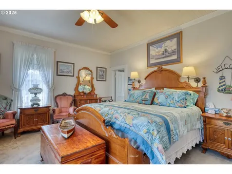 18 S Collier Street Coquille OR 97423