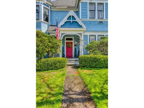 18 S Collier Street Coquille OR 97423