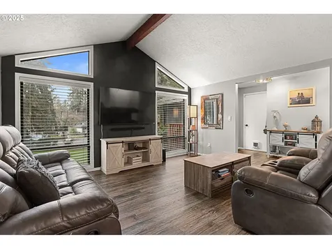 8232 SW Tygh Loop Tualatin OR 97062