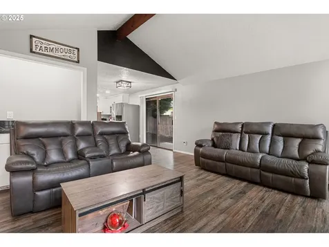 8232 SW Tygh Loop Tualatin OR 97062