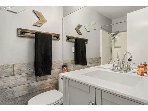 8232 SW Tygh Loop Tualatin OR 97062