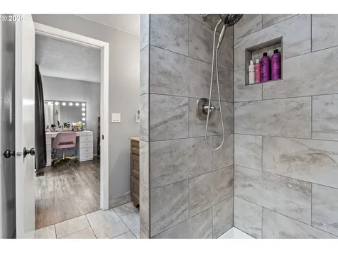 8232 SW Tygh Loop Tualatin OR 97062
