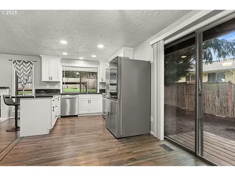 8232 SW Tygh Loop Tualatin OR 97062